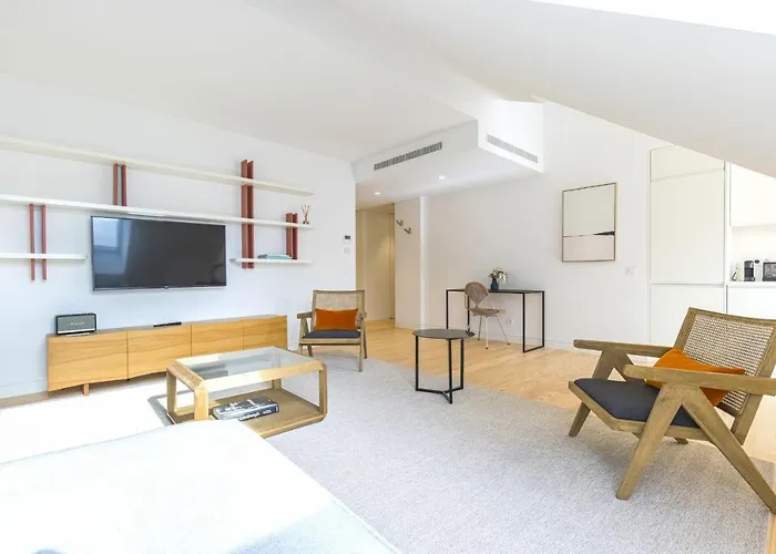 Ando Living - Douradores House דירה
