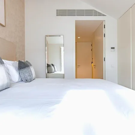 Ando Living - Douradores House