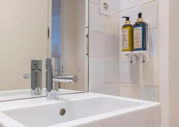 公寓 Ando Living - Douradores House *