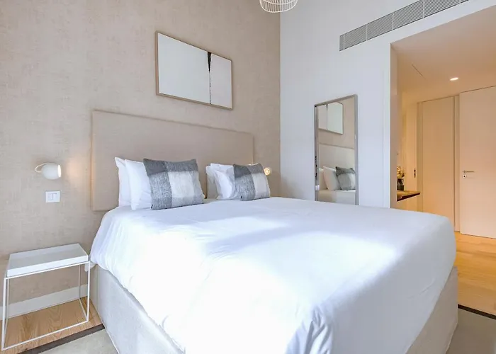 Ando Living - Douradores House アパートホテル 4*